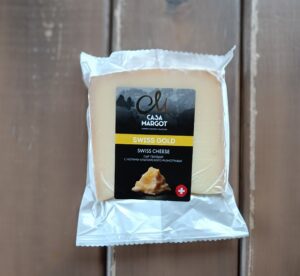 Сыр твердый "Золото Швейцарии"